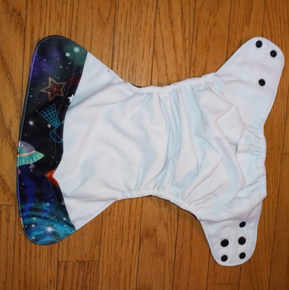 Like new Lalabye Baby space alien cloth diaper - Picture 3 of 3